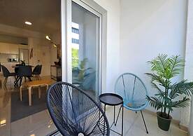 Phaedrus Living: Central Luxury Flat Esperidon 201