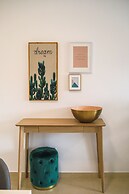 Phaedrus Living: Central Luxury Flat Esperidon 201