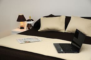 Isa Fiumicino Airport Residence