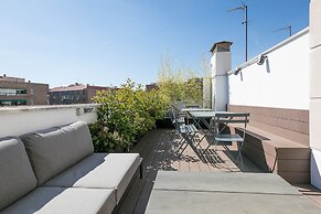 Feelathome Waldorf Suites Apartments