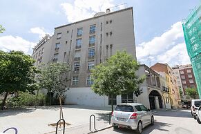 Feelathome Waldorf Suites Apartments