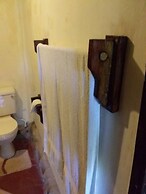 Ngari Hill Guest House & Campsite