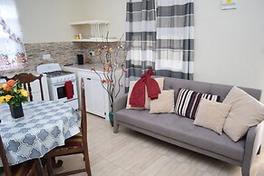 Justinn Apartments