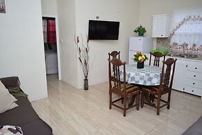 Justinn Apartments