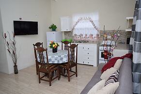 Justinn Apartments
