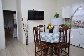 Justinn Apartments