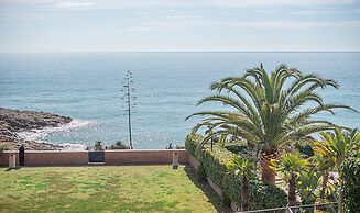 Luxury Beachfront Villa in Tarragona TH 63