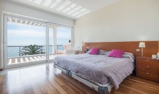 Luxury Beachfront Villa in Tarragona TH 63