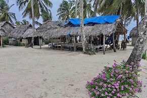 Cabins on paradise San Blas island