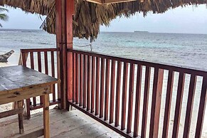 Cabins on paradise San Blas island
