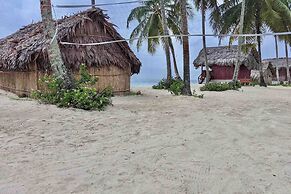 Cabins on paradise San Blas island