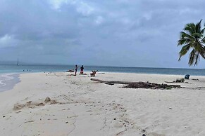 Cabins on paradise San Blas island