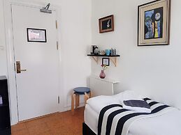 Refurinn Reykjavik Guesthouse - Hostel