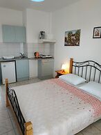 Paschalia Sea View Studios