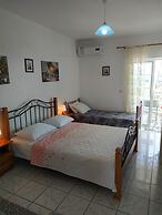 Paschalia Sea View Studios