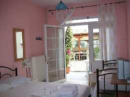 Paschalia Sea View Studios