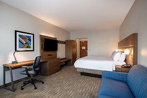 Holiday Inn Express & Suites Beloit, an IHG Hotel