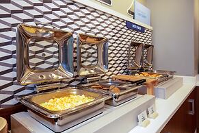 Holiday Inn Express & Suites Beloit by IHG