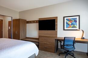 Holiday Inn Express & Suites Beloit by IHG