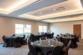 Holiday Inn Express & Suites Beloit by IHG