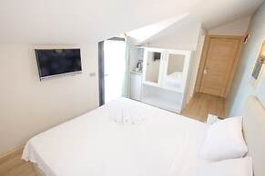 Pharos Boutique Hotel