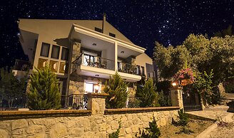 Pharos Boutique Hotel