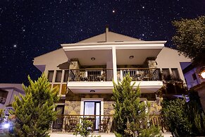 Pharos Boutique Hotel