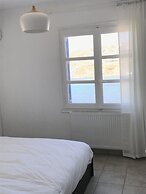 The Corfos Hills House