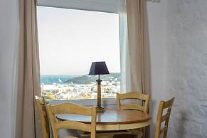 The Corfos Hills House