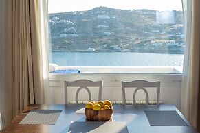 The Corfos Hills House