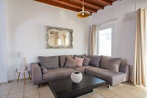 The Corfos Hills House