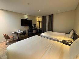 Cheonan K Hotel
