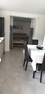 Les Pommes de Pin
