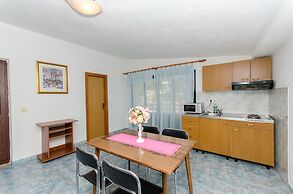 Apartment and Rooms Ivan