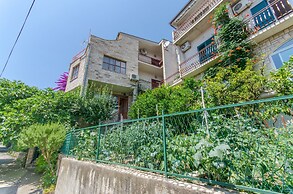 Apartment and Rooms Ivan