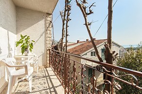 Apartment and Rooms Ivan