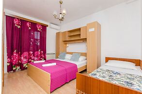 Apartment and Rooms Ivan