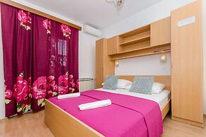 Apartment and Rooms Ivan