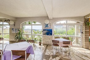 Apartment and Rooms Ivan