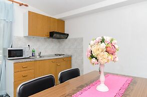 Apartment and Rooms Ivan