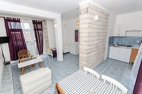 Apartment and Rooms Ivan