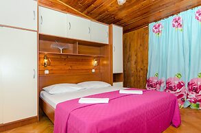 Apartment and Rooms Ivan