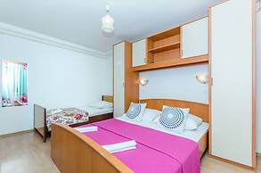 Apartment and Rooms Ivan