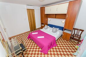 Apartment and Rooms Ivan