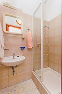 Apartments and Rooms Iva