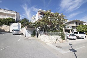 Apartments and Rooms Nikol