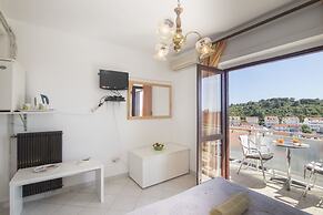 Apartments and Rooms Nikol