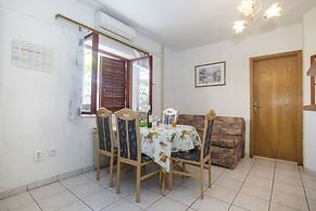 Apartments and Rooms Nikol