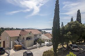 Apartments and Rooms Nikol