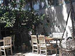 Alacati Sardunya Hotel